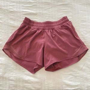 Lululemon Hotty Hot Short II Long 4" So Merlot sz4